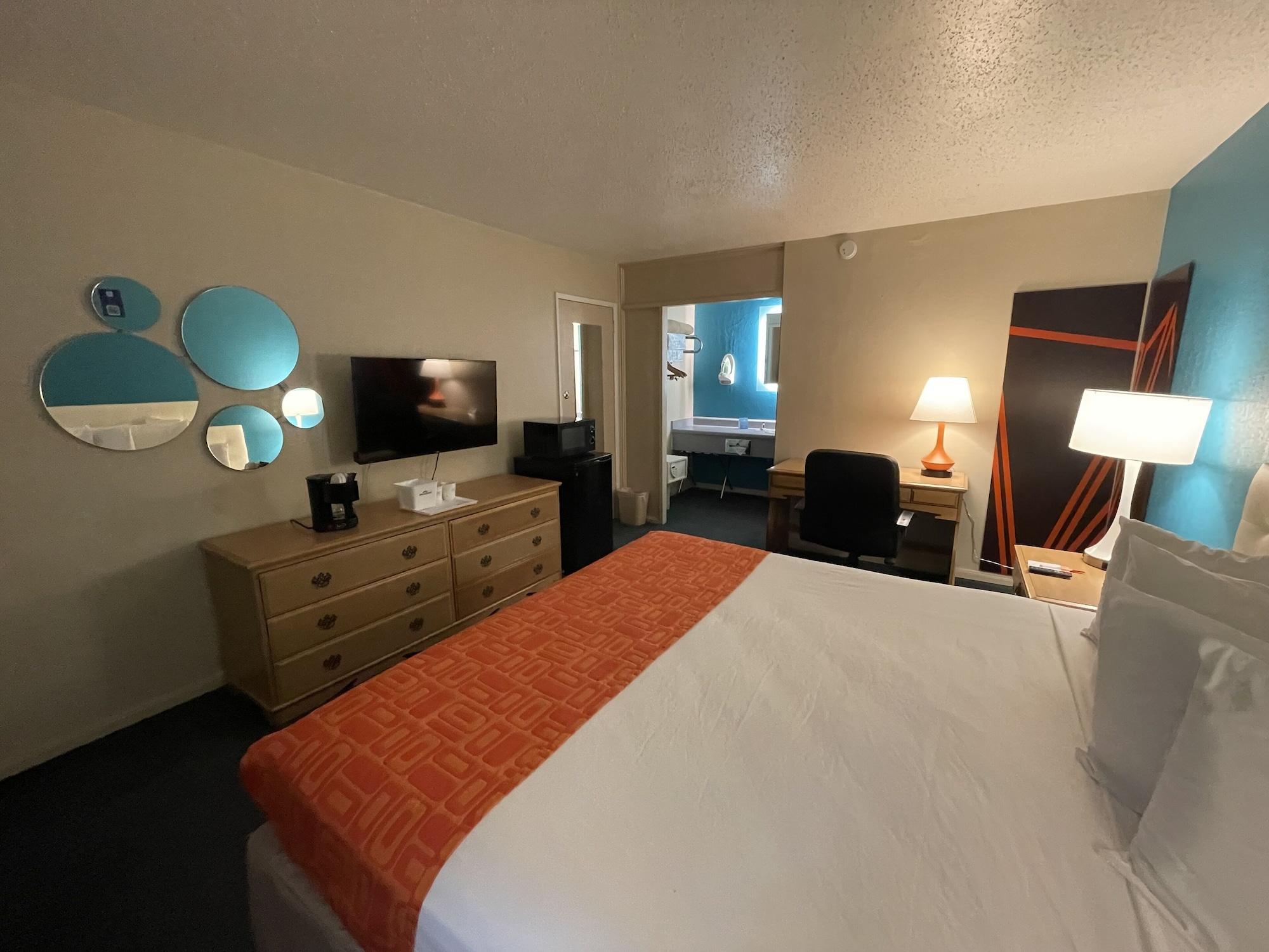 Howard Johnson by Wyndham Bakersfield Exterior foto
